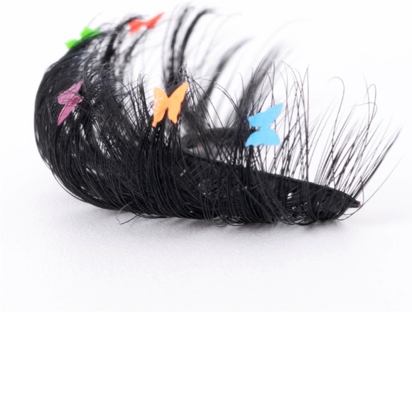 Lashes - Picture 7 of 9